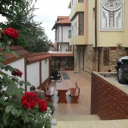 Стаи За Гости - Семейна Къща За Гости Ивел Bansko Zewnętrze zdjęcie