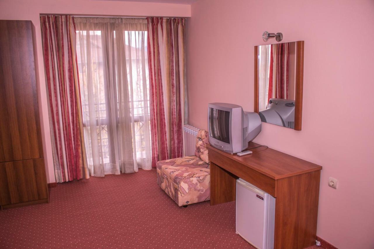 Стаи За Гости - Семейна Къща За Гости Ивел Bansko Zewnętrze zdjęcie